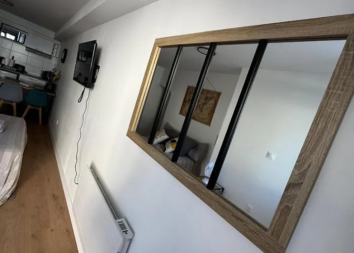 7 Parking Gratuit Apartment *